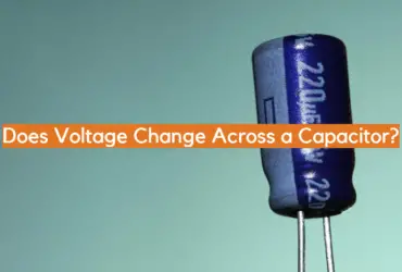Does Voltage Change Across a Capacitor?
