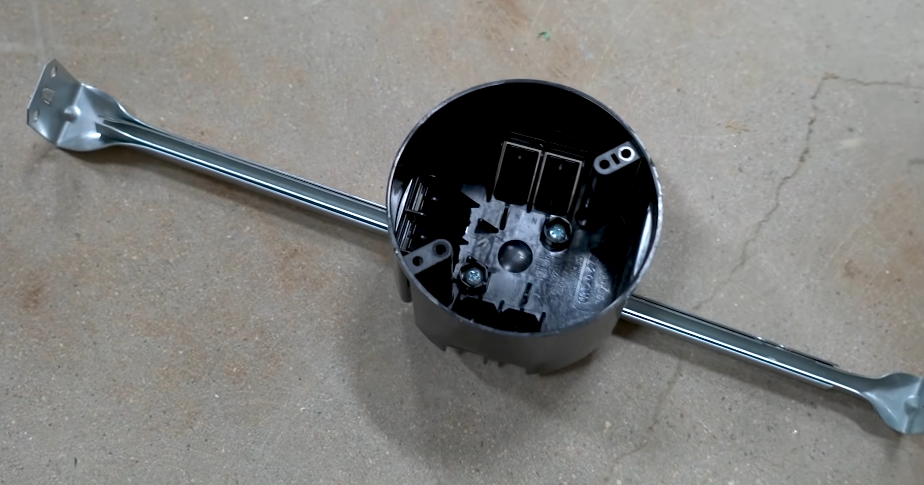 Certified Electrician vs. Licensed Electrician What’s the Difference