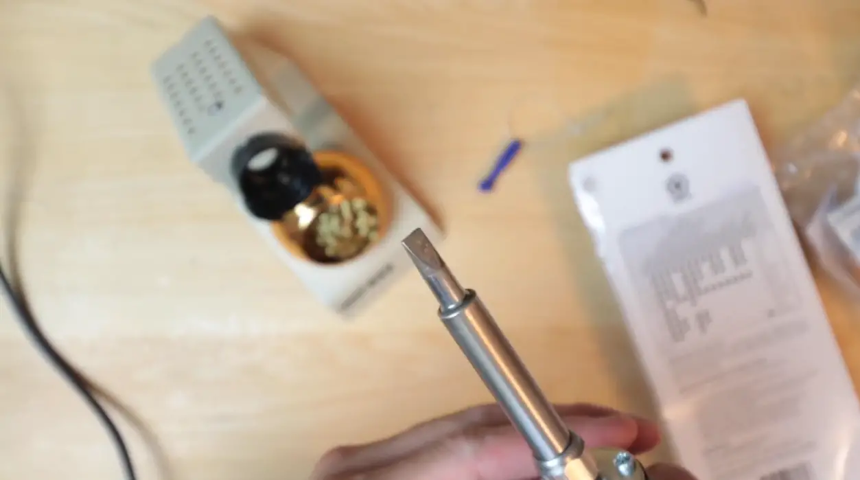 Hakko FX601 Soldering Iron Review ElectronicsHacks