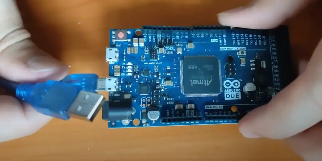 Differences between Arduino Uno and Arduino Mega
