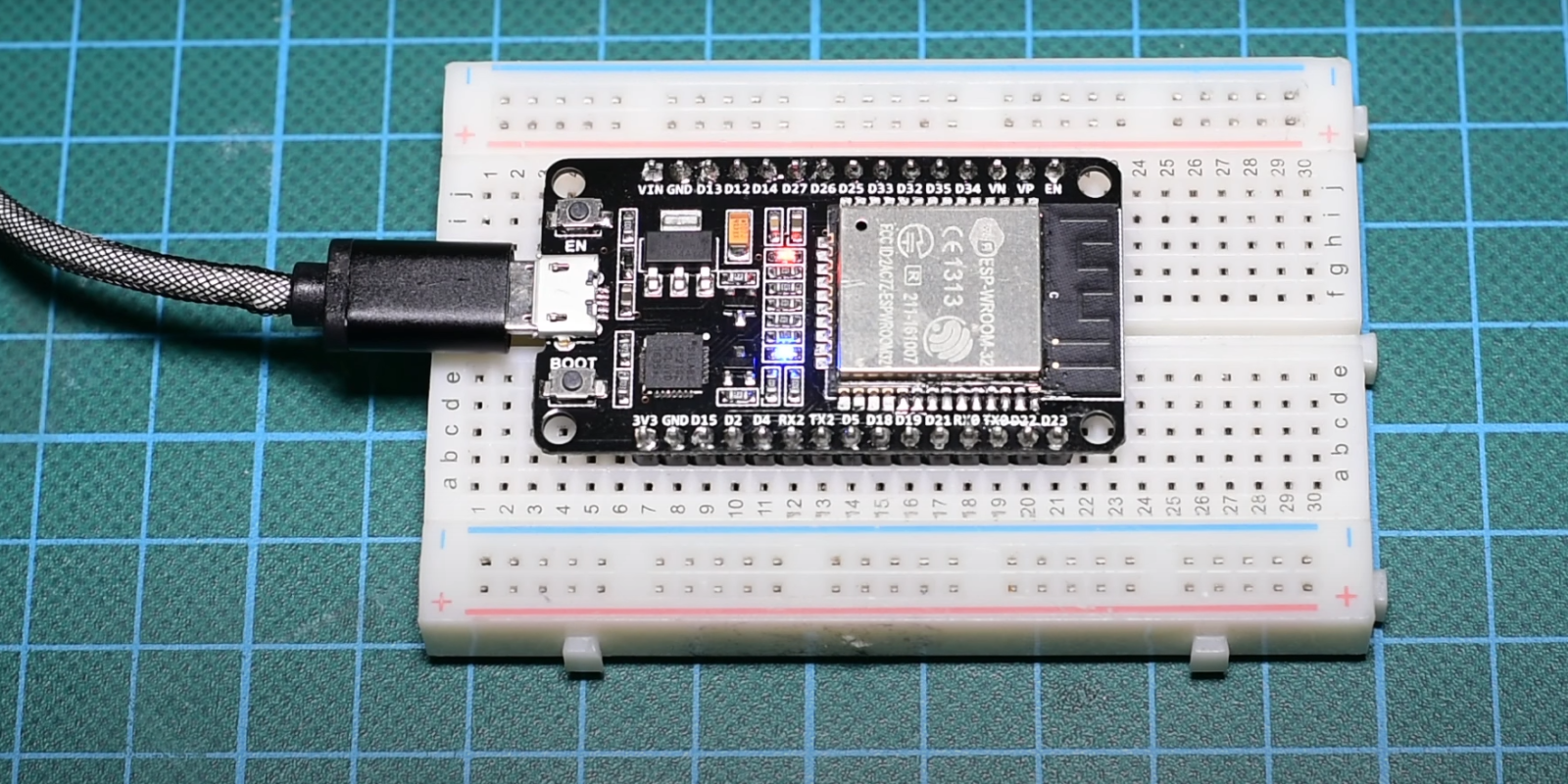 ESP32 Vs. ESP8266: What’s The Difference? - ElectronicsHacks