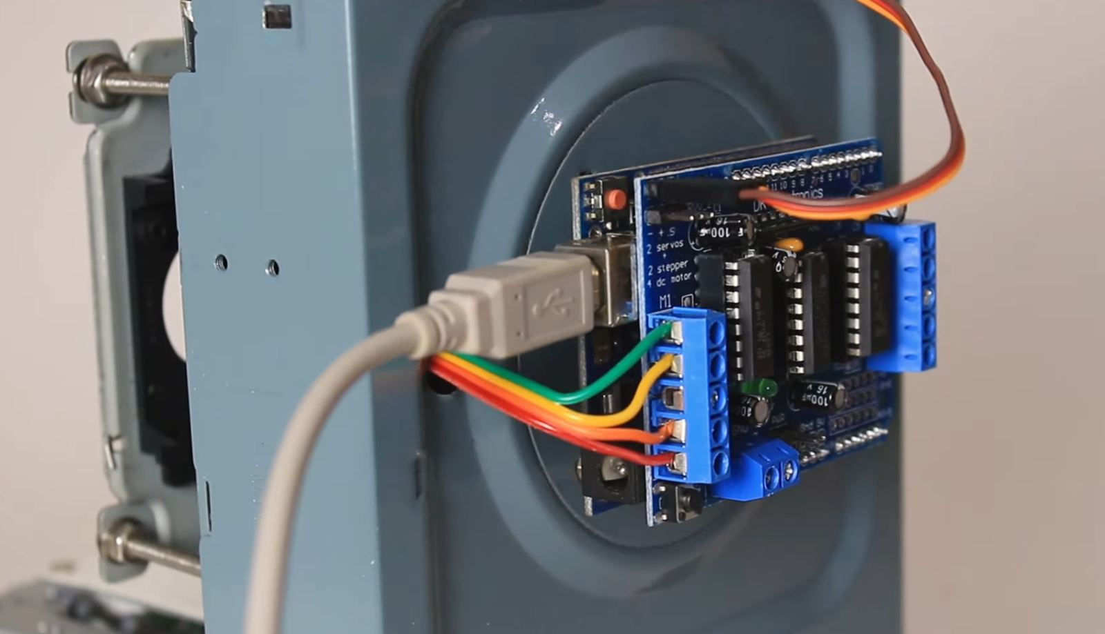How to Build a CNC Machine With Arduino? - ElectronicsHacks
