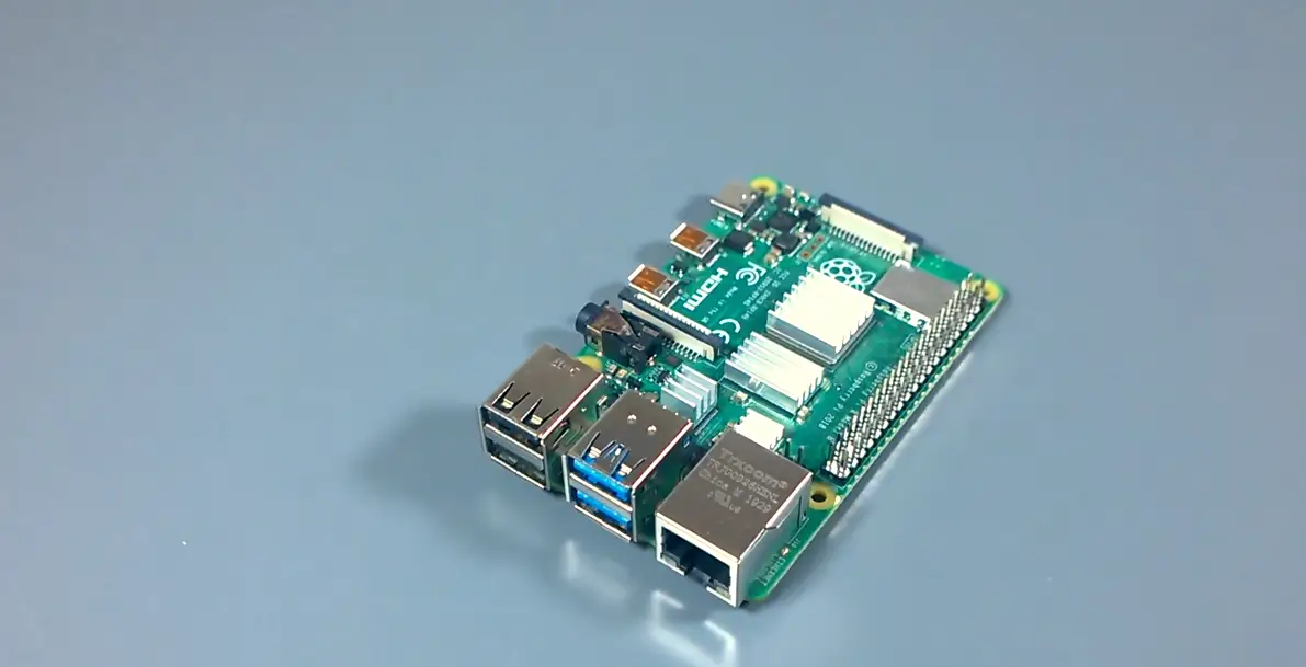 Raspberry Pi 4 vs. 400: Which is Better? - ElectronicsHacks