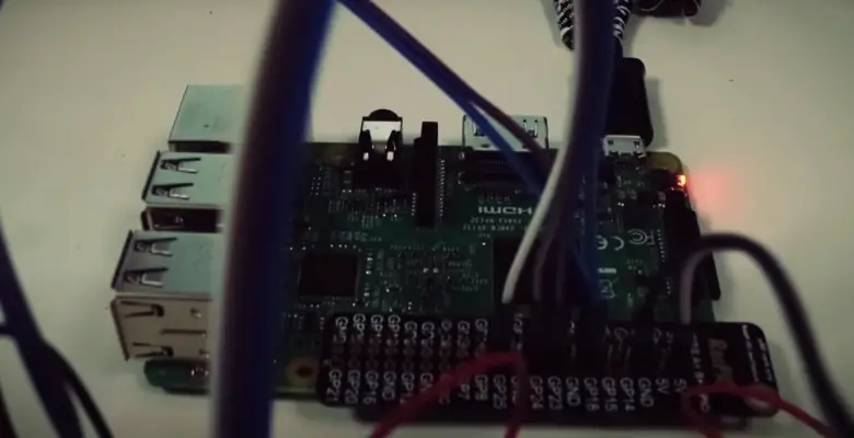 Raspberry Pi vs. Arduino for Robotics: Which is Better? - ElectronicsHacks
