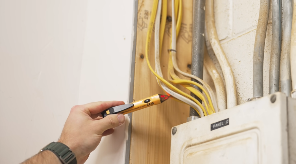 List of the Main Tools Every Electrician Should Have