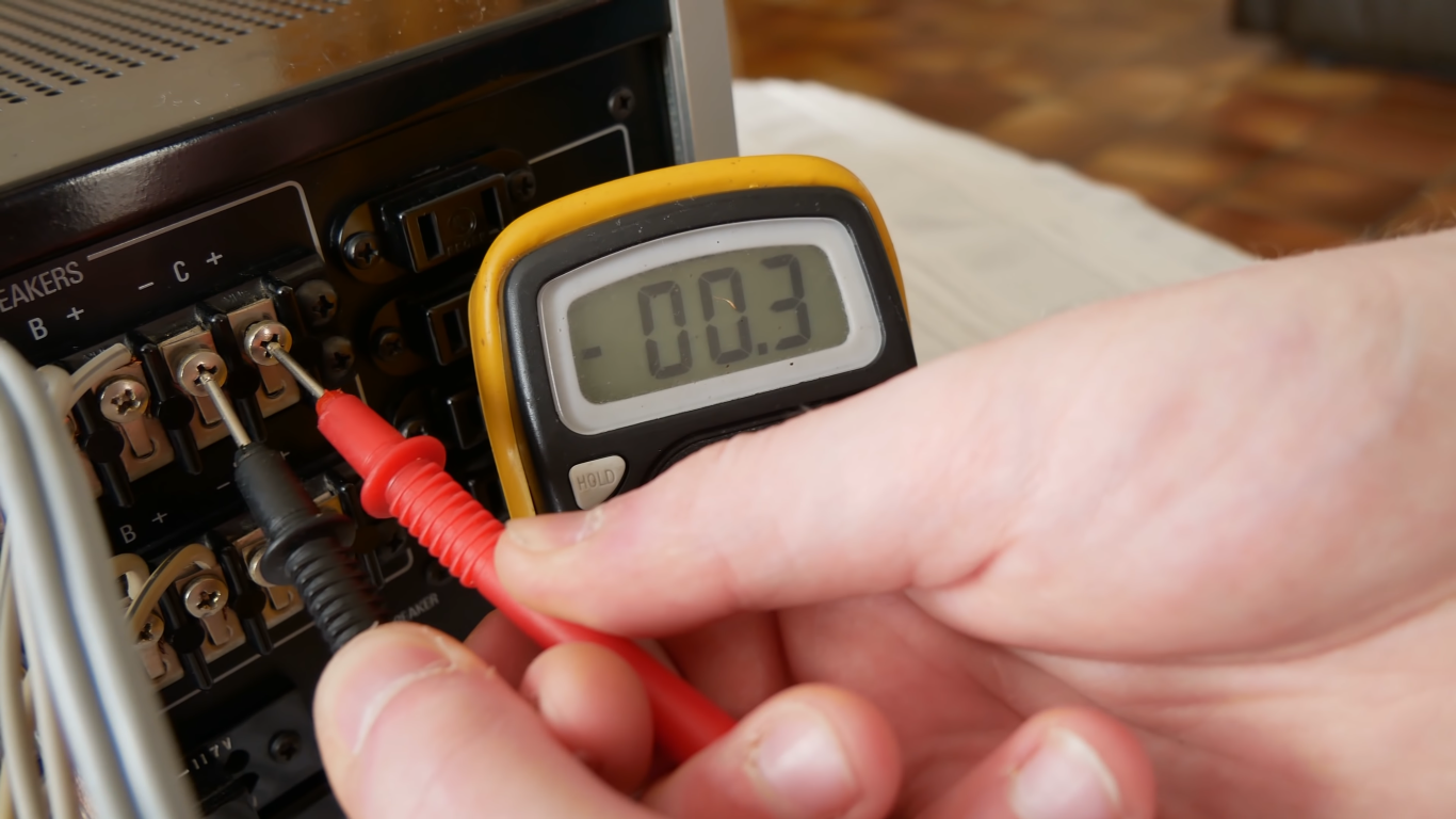How to Test a Speaker Output With a Multimeter? ElectronicsHacks