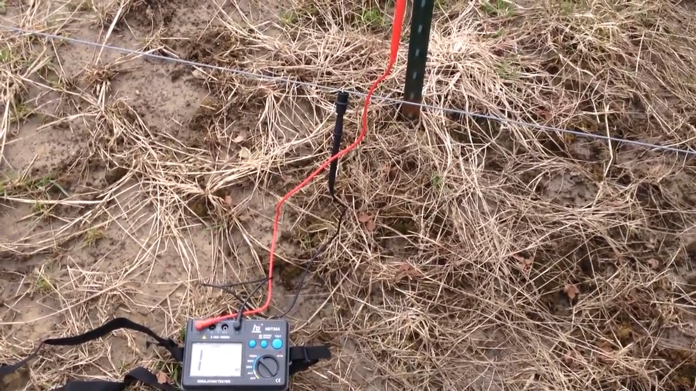 How to Test an Electric Fence With a Multimeter? ElectronicsHacks