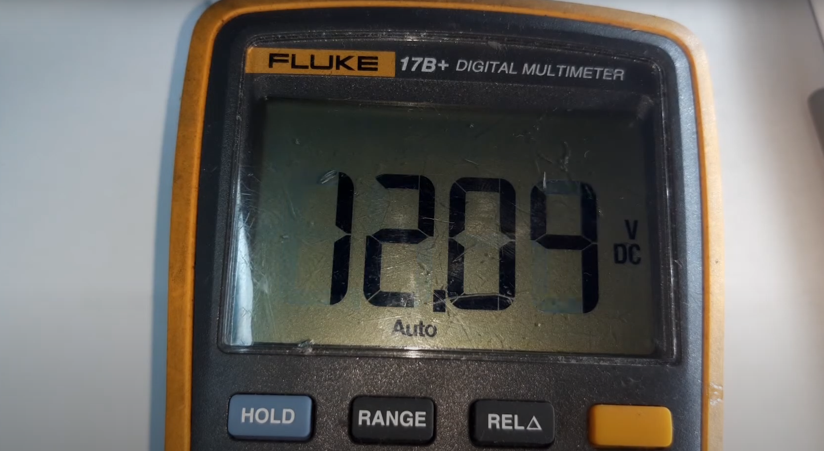 How to Test a Voltage Regulator With a Multimeter? ElectronicsHacks
