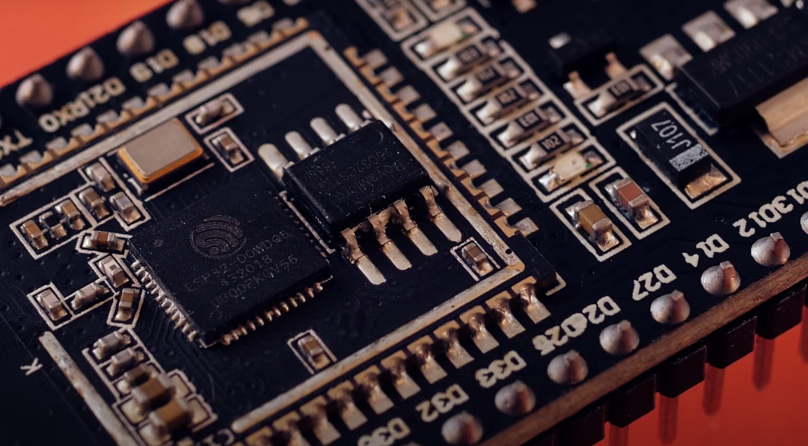 ESP32 DevKit v1 Pinout - ElectronicsHacks