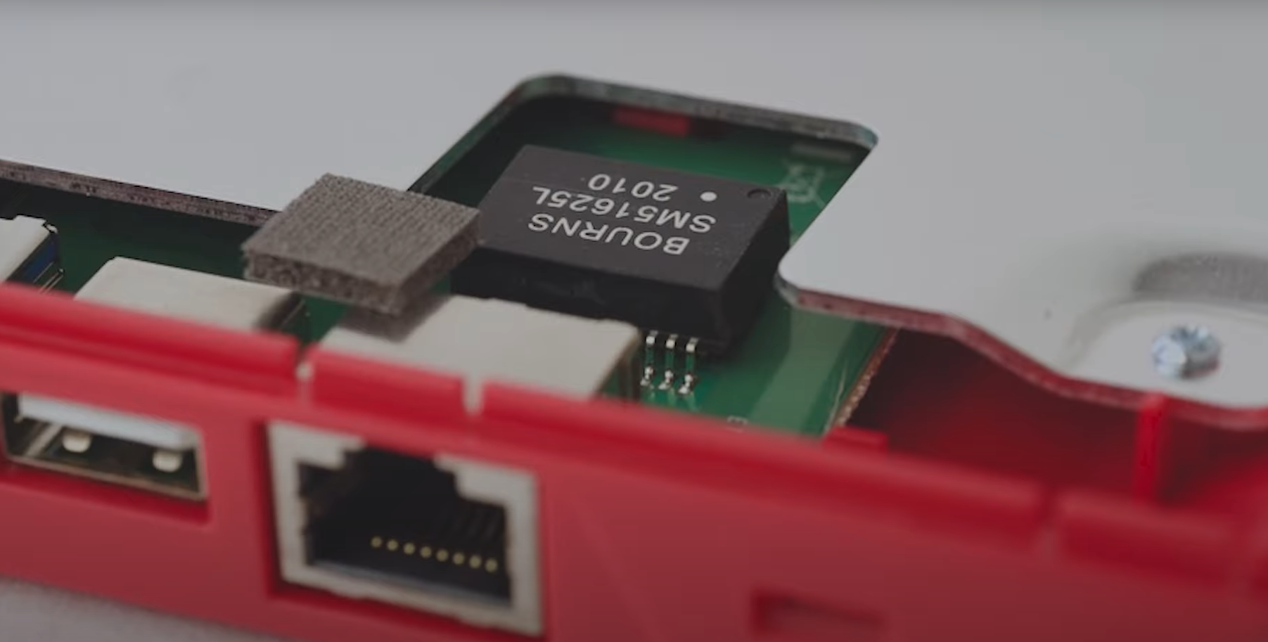 P400 Raspberry Raspberry Pi 400 Projects - ElectronicsHacks