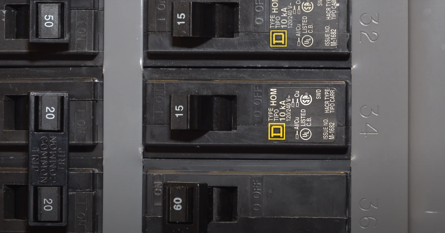 How to Replace a Fuse in a Fuse Box? ElectronicsHacks