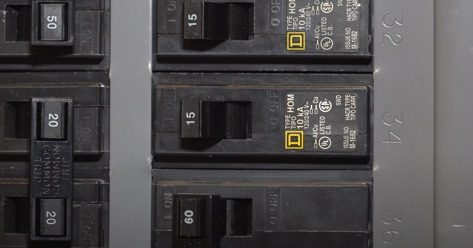 How to Replace a Fuse in a Fuse Box? ElectronicsHacks