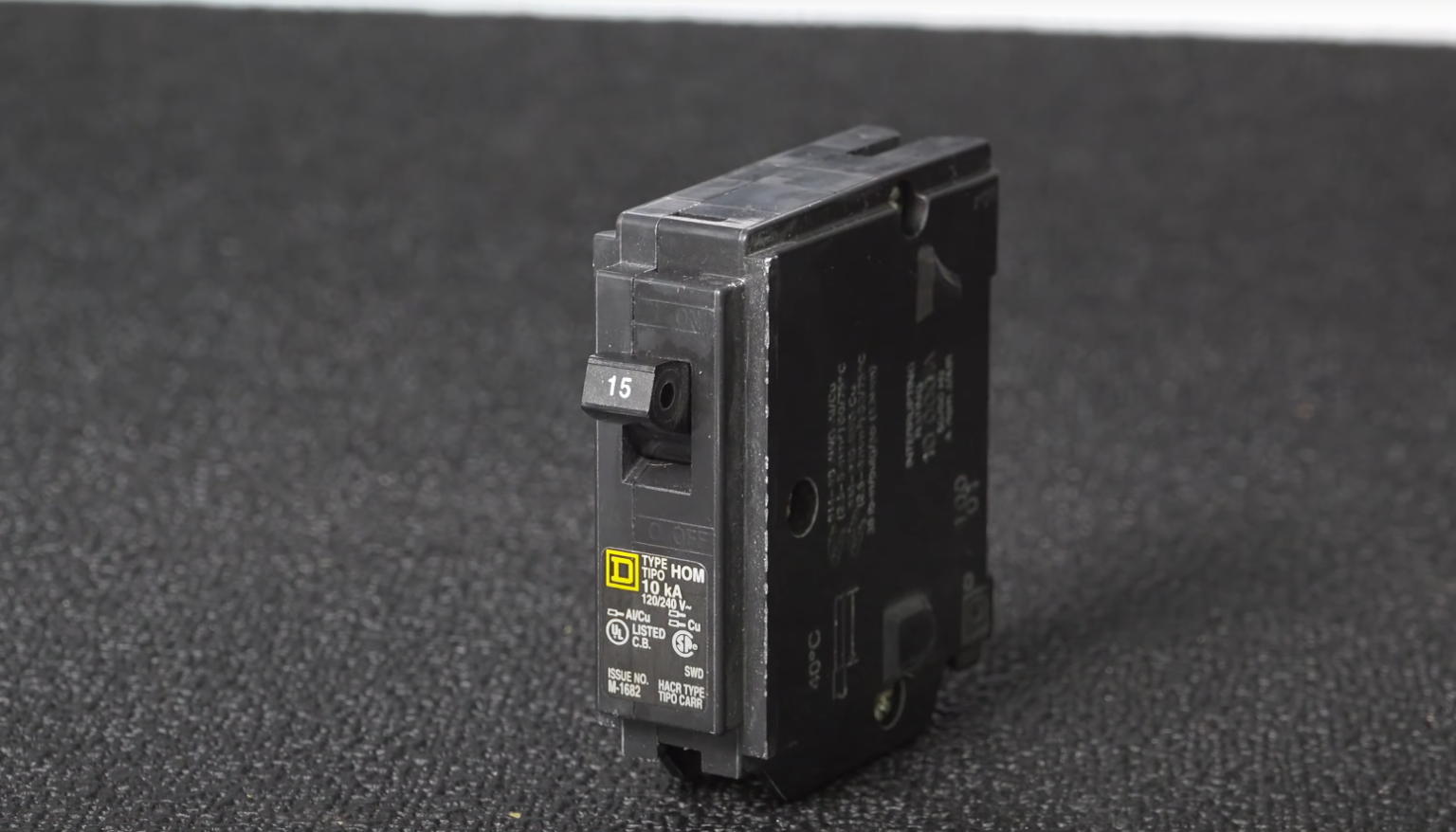 How to Replace a Fuse in a Fuse Box? ElectronicsHacks