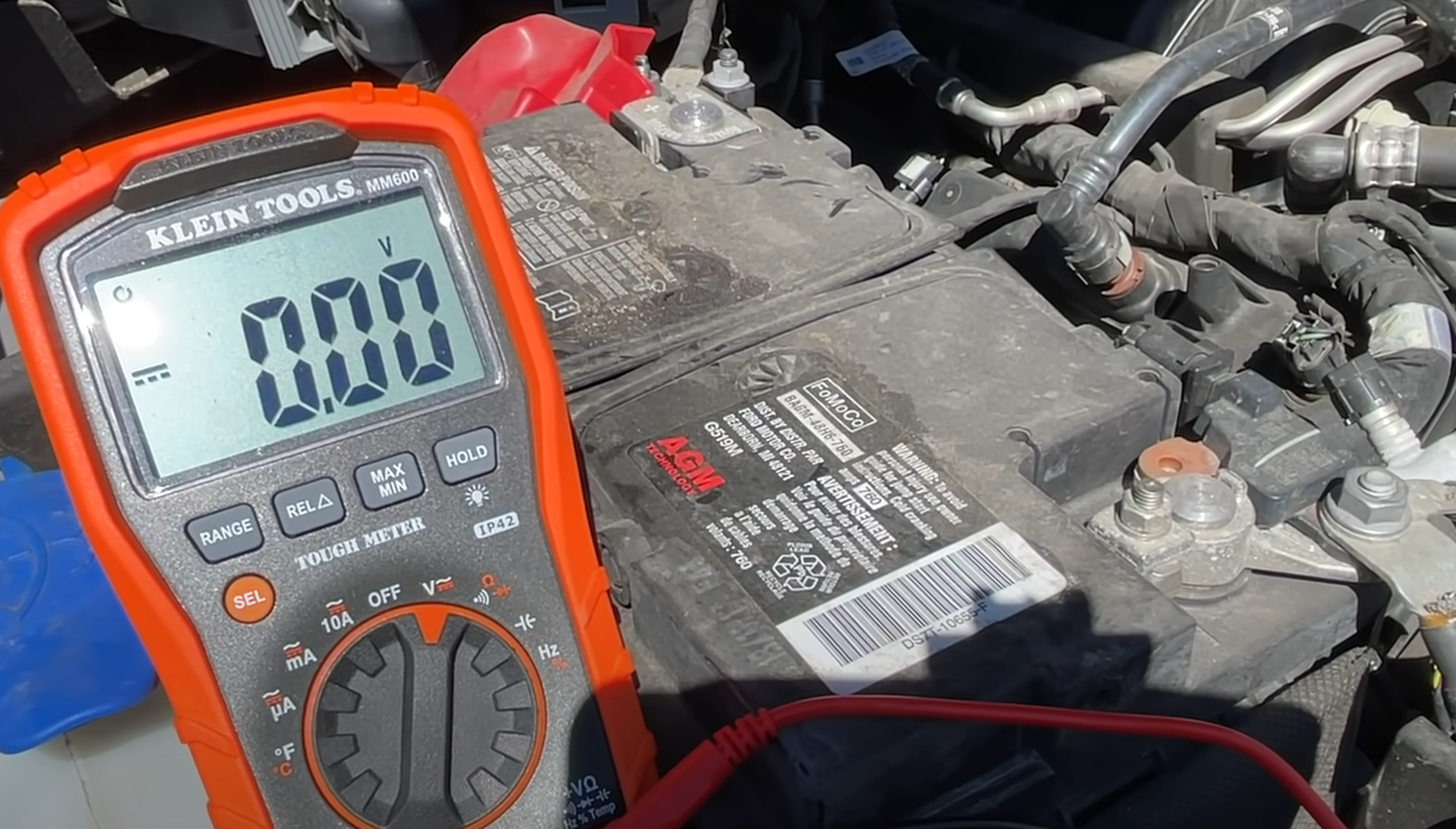 How To Test A Light Socket With A Multimeter? - ElectronicsHacks