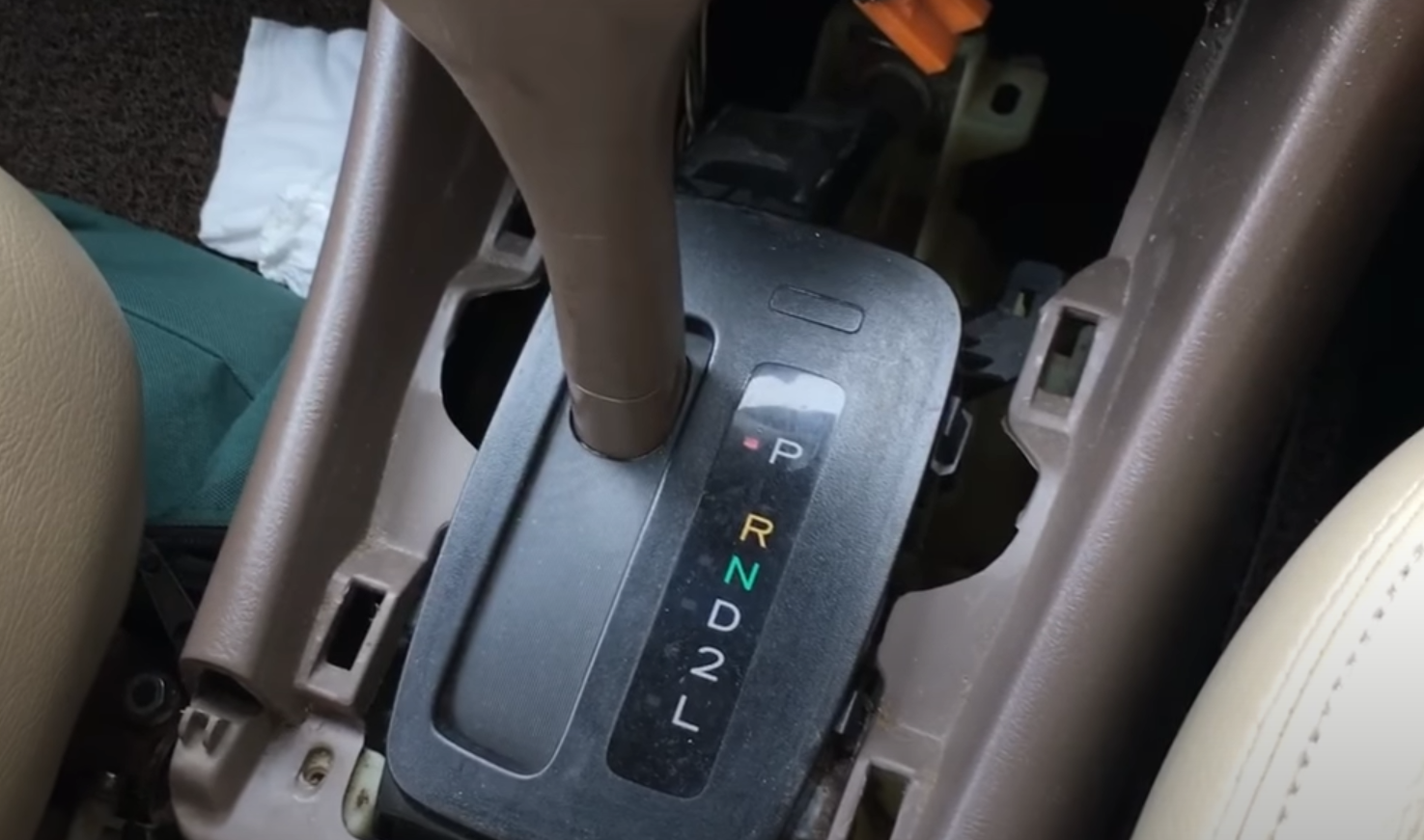 What Fuse Controls the Gear Shift Light? ElectronicsHacks