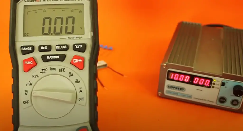 Capacitive Voltage Divider Circuit