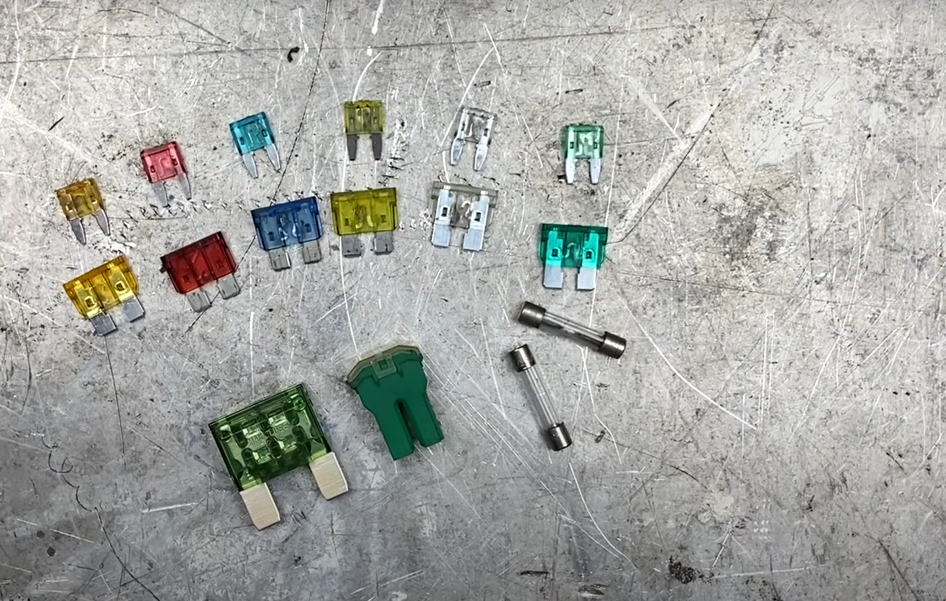 What Size Fuse for 1000 Watt Amp? ElectronicsHacks