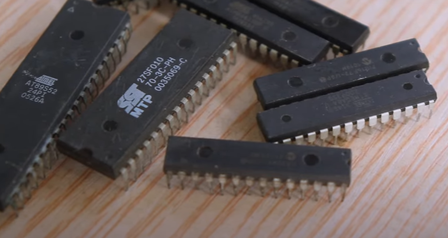 PLC vs. Microcontroller Which is Better? ElectronicsHacks