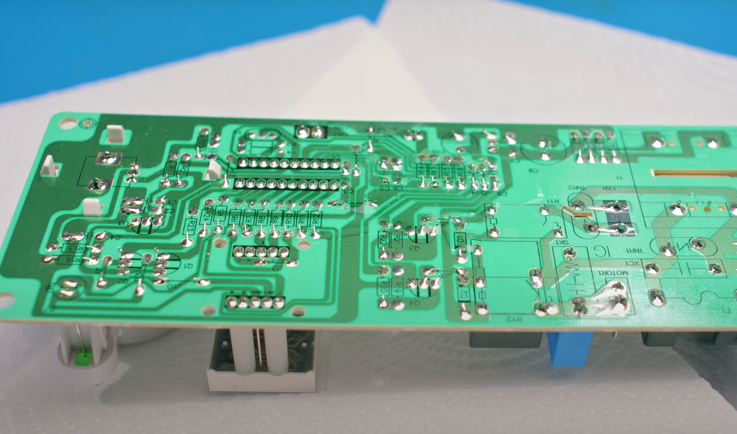 Types of Conformal Coating for PCB Protection - ElectronicsHacks