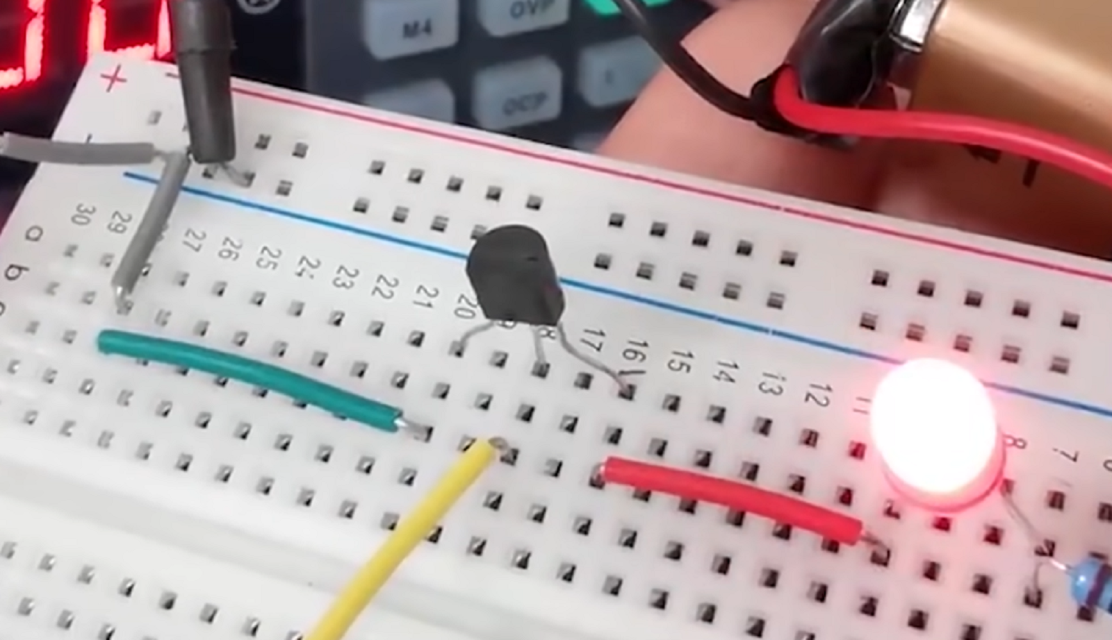 2N3904 Transistor Pinout - ElectronicsHacks