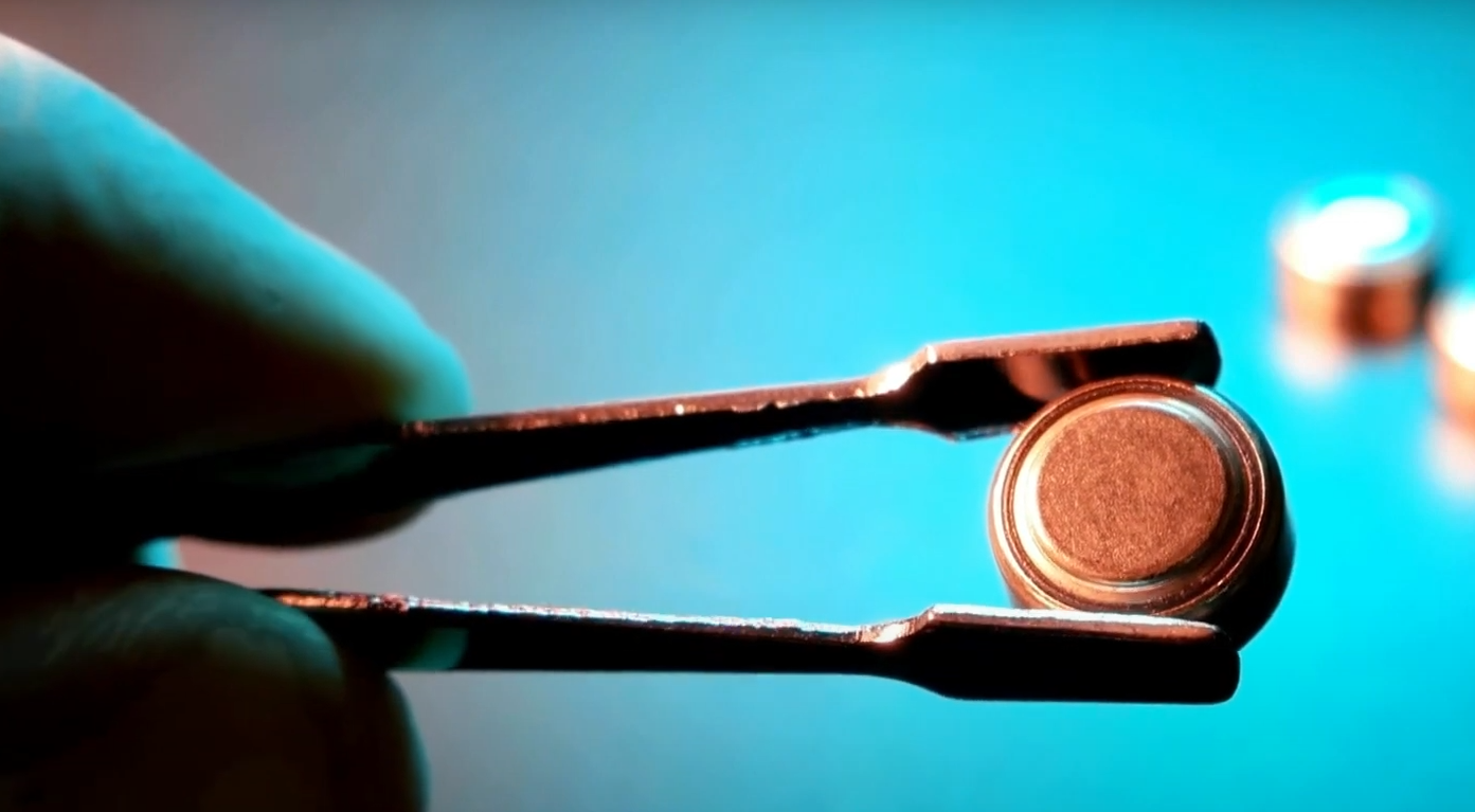 BR2032 vs. CR2032 Batteries What is the Difference? ElectronicsHacks