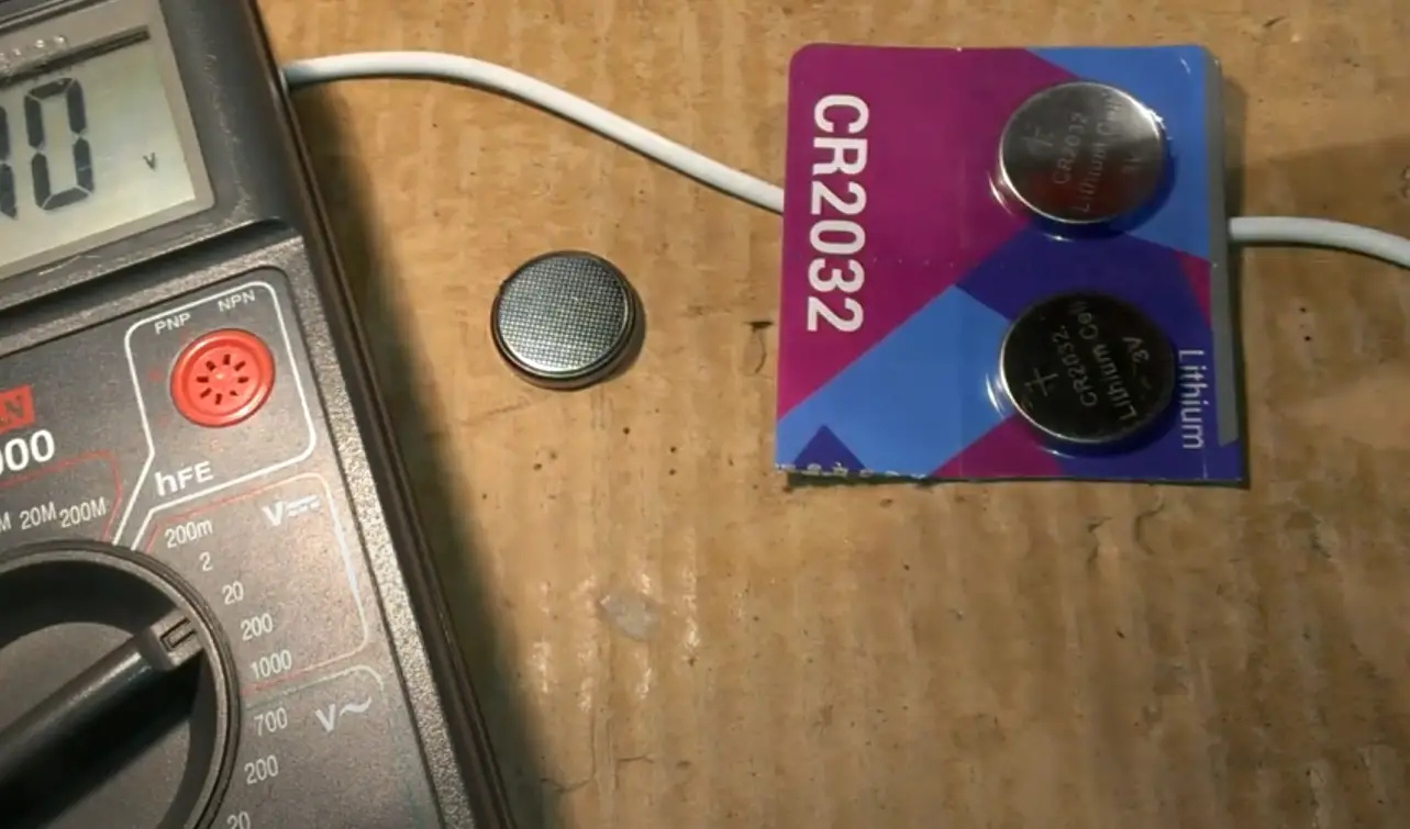 BR2032 vs. CR2032 Batteries What is the Difference? ElectronicsHacks