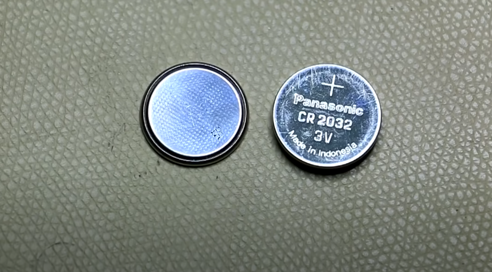 BR2032 vs. CR2032 Batteries What is the Difference? ElectronicsHacks