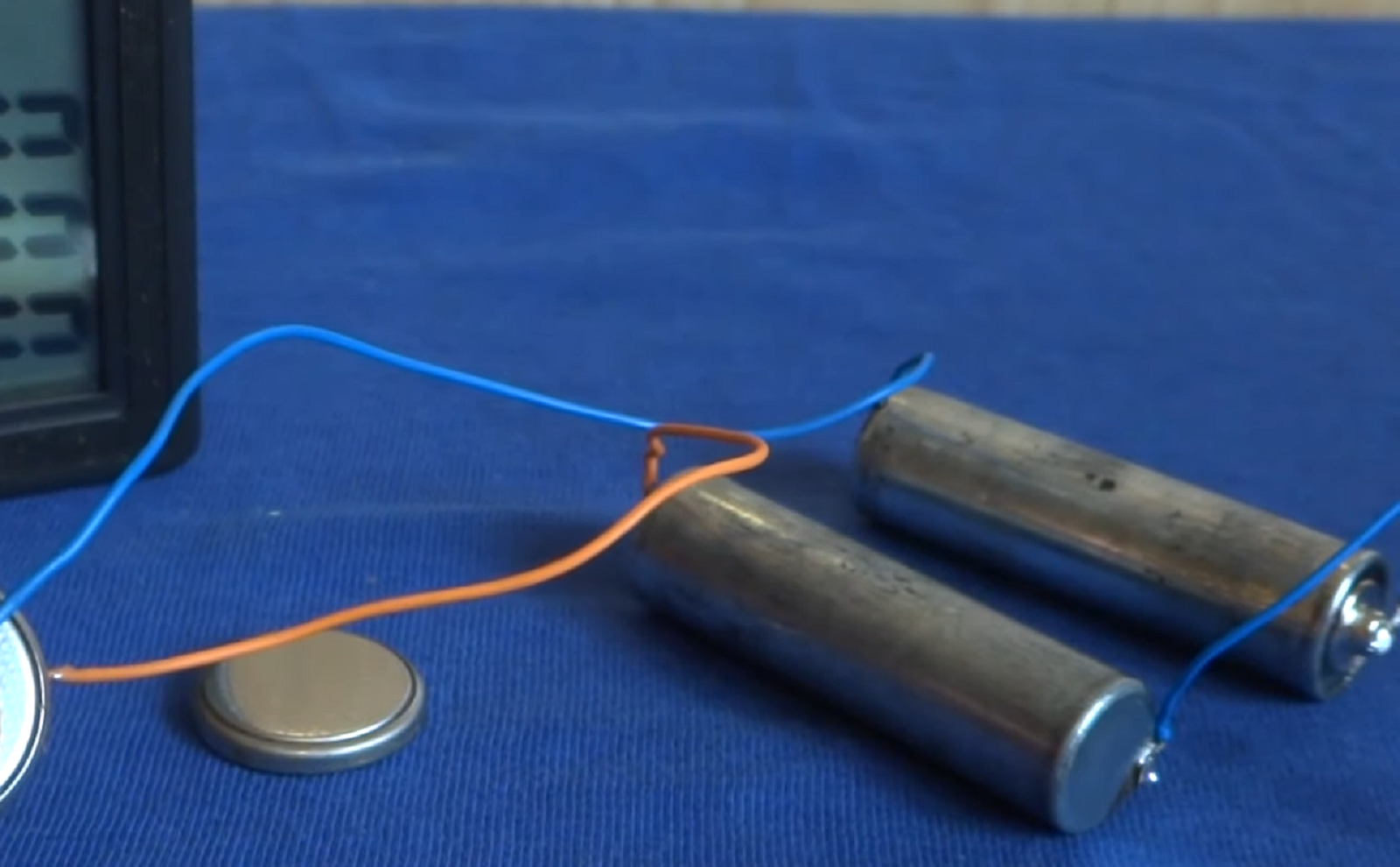 CR2430 vs. CR2032 Batteries What is the Difference? ElectronicsHacks