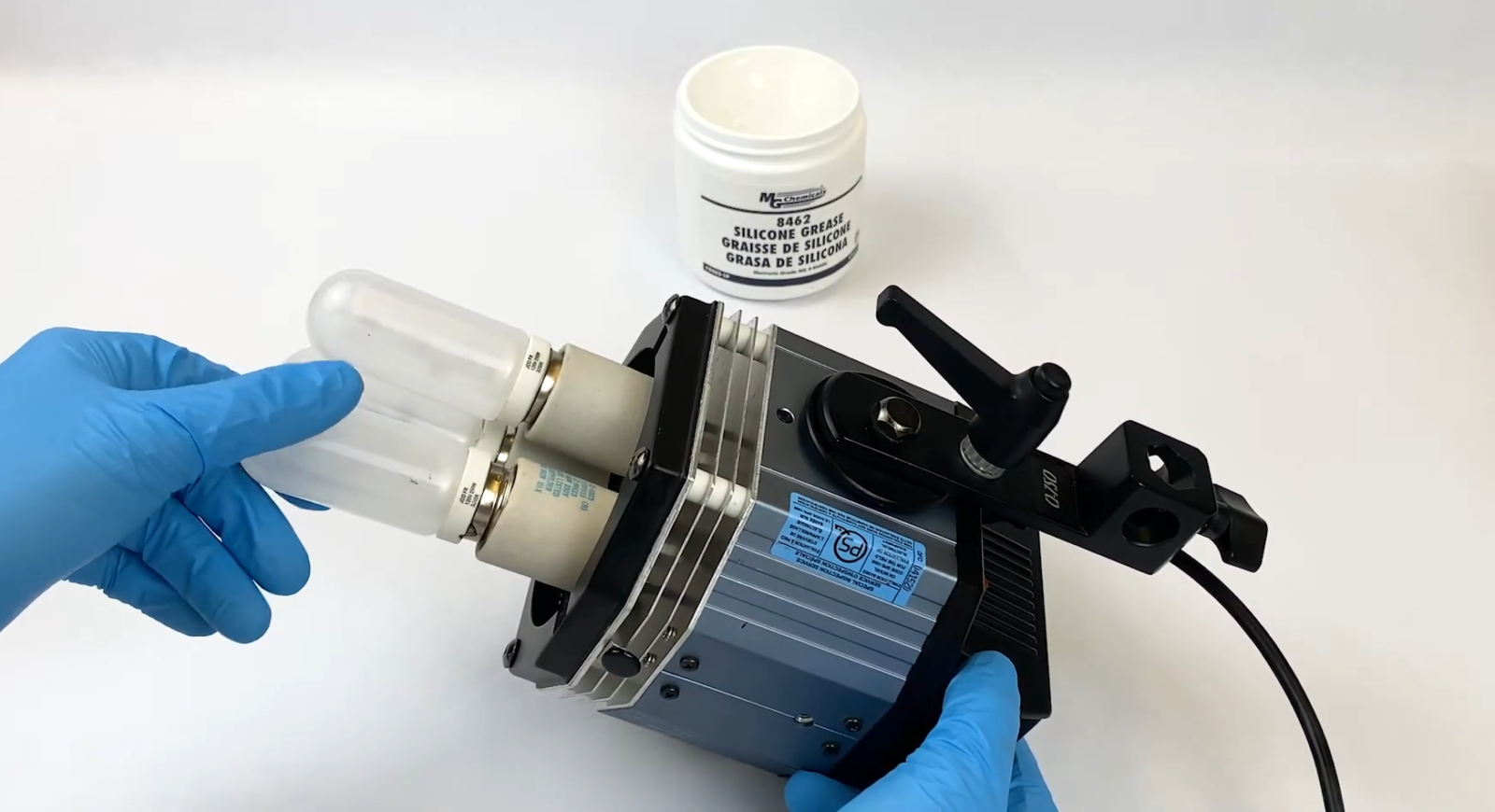 Is Dielectric Grease Conductive? ElectronicsHacks