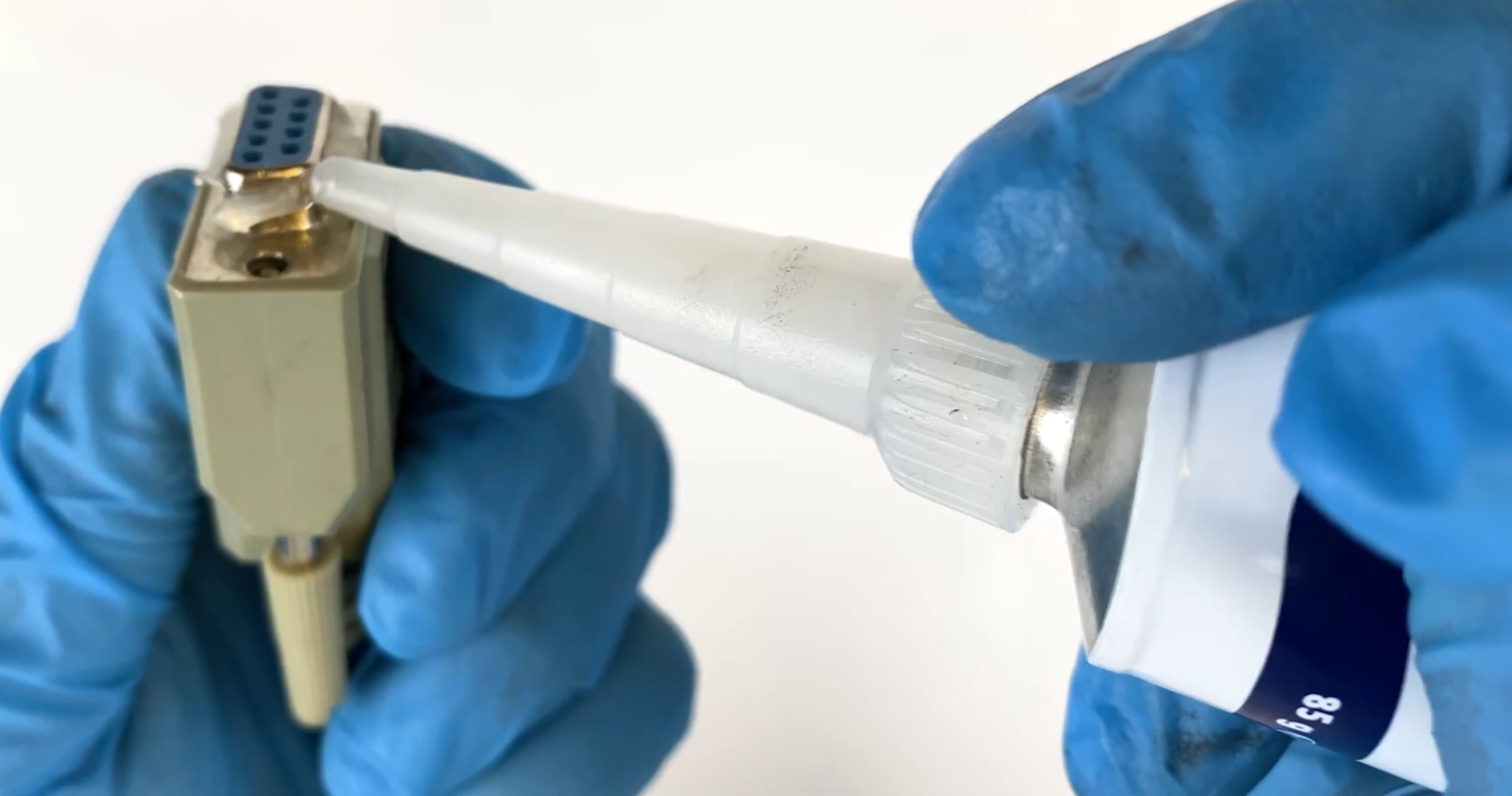 Is Dielectric Grease Conductive? ElectronicsHacks