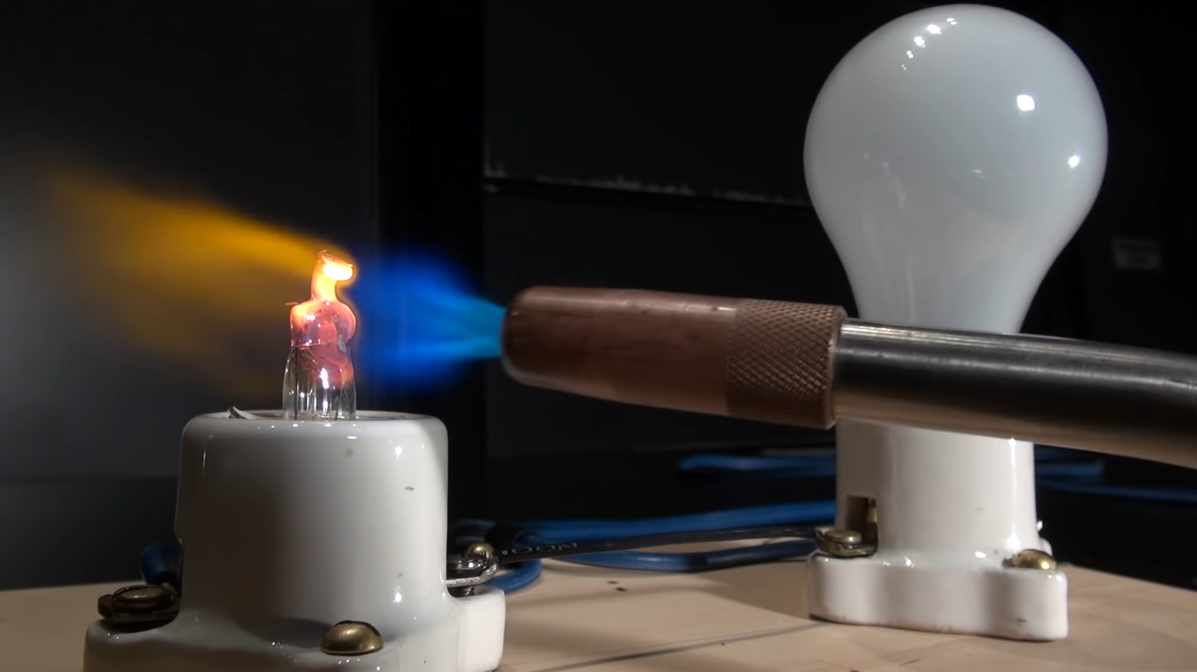 Is Glass a Conductor? ElectronicsHacks