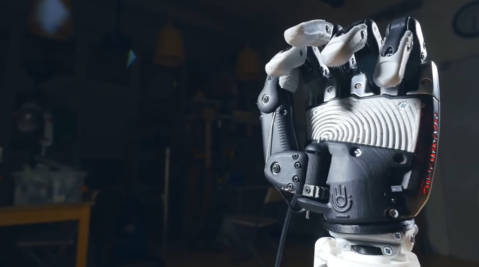 Is Plastic a Conductor or Insulator? ElectronicsHacks