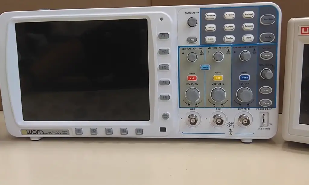 How Do You Use a 4-Channel Oscilloscope?