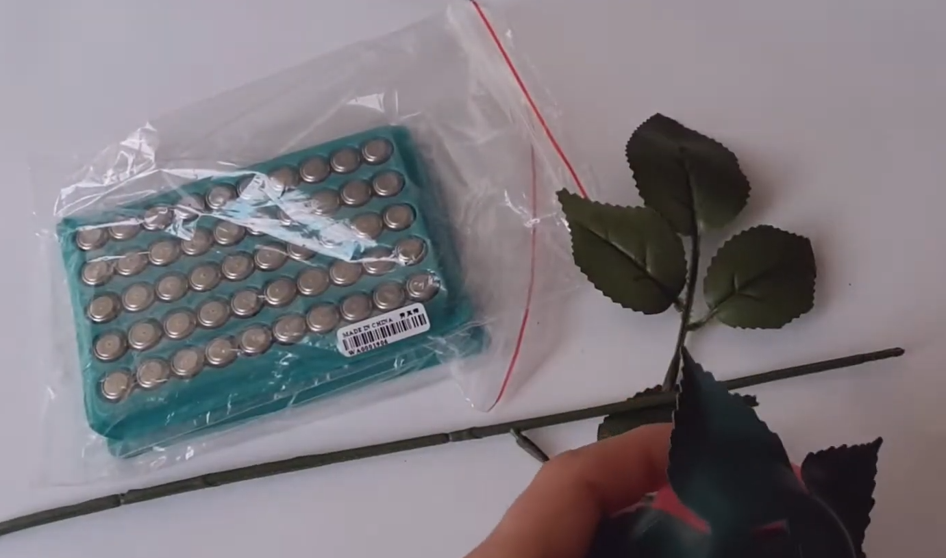 LR41 vs. LR44 Batteries: What is the Difference? - ElectronicsHacks