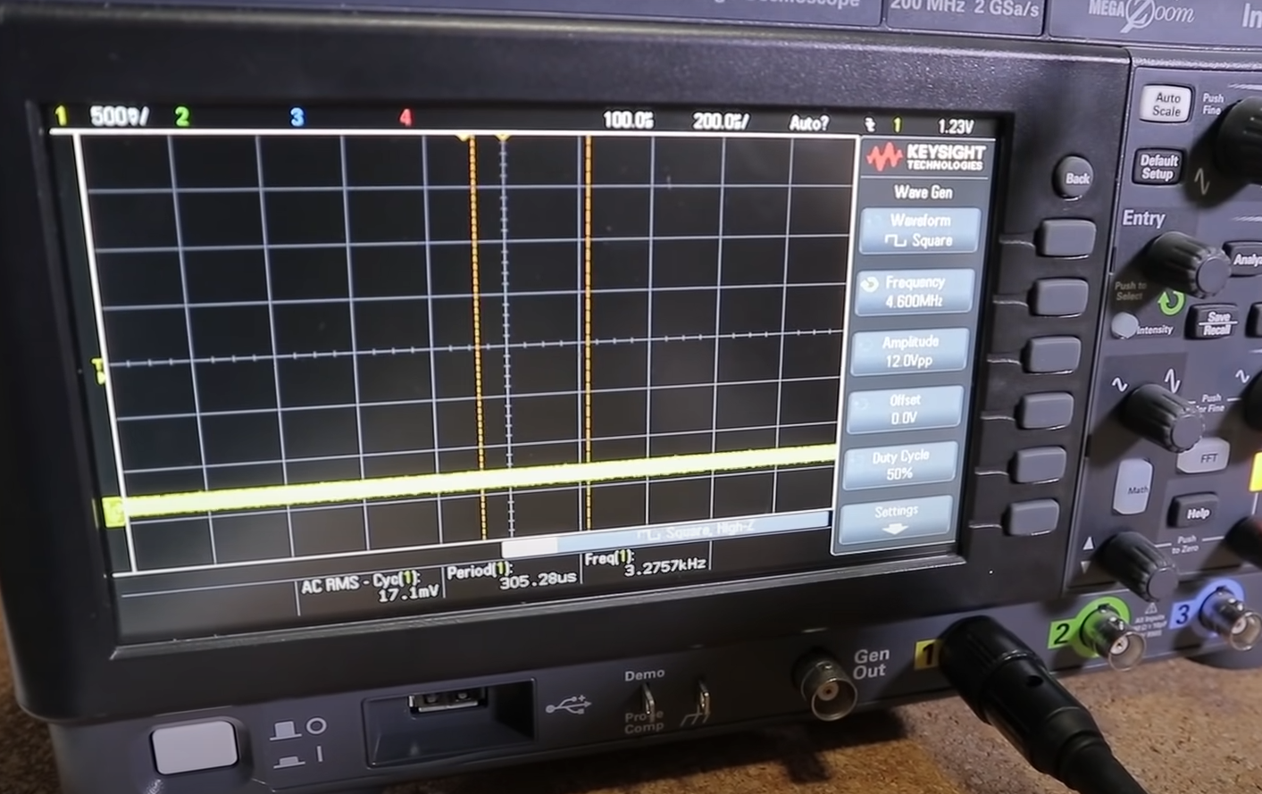 What Does an Oscilloscope Measure? ElectronicsHacks