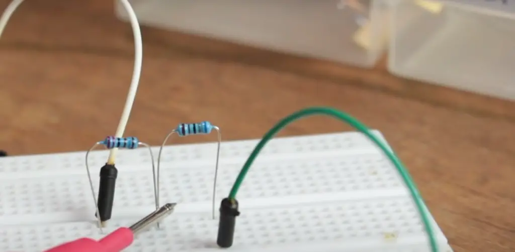 How to Choose the LED Current Limiting Resistor: