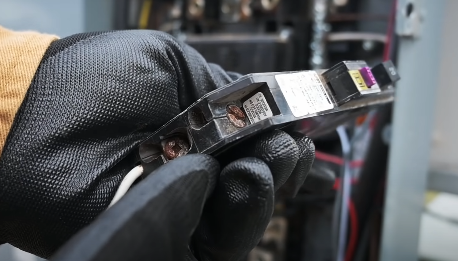 Why Is My Ground Wire Hot? ElectronicsHacks