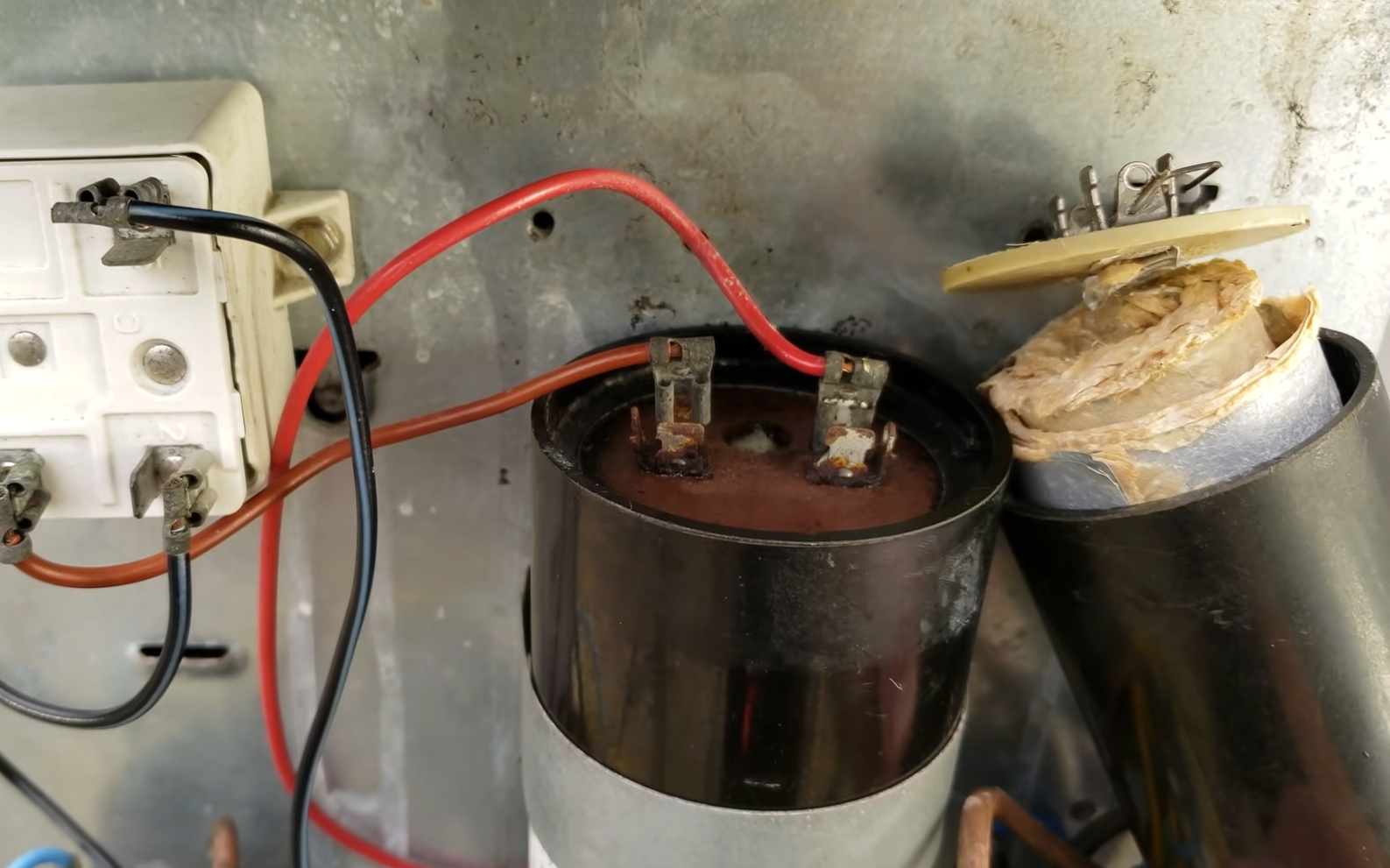 AC Capacitor Keeps Blowing What to Do? ElectronicsHacks