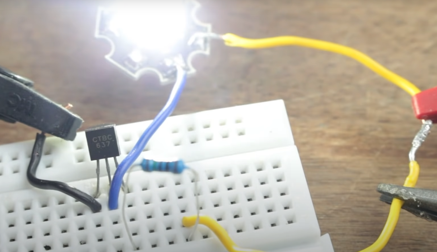 Can Transistors Work With AC? ElectronicsHacks