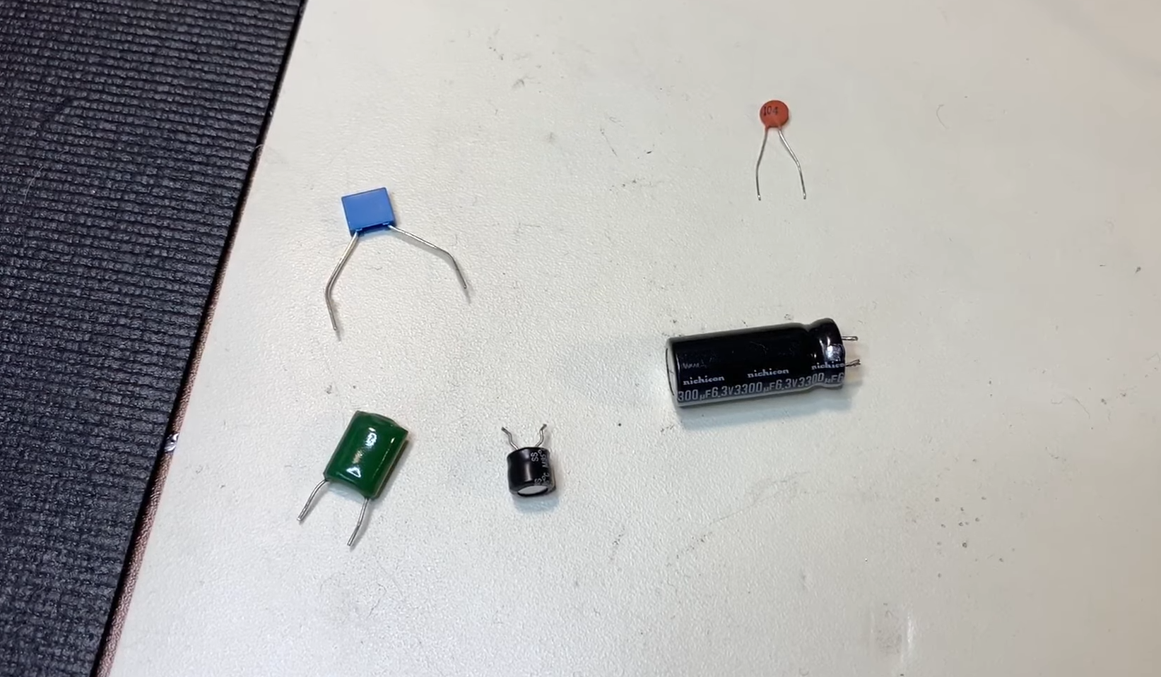 Do Capacitors Get Hot? ElectronicsHacks
