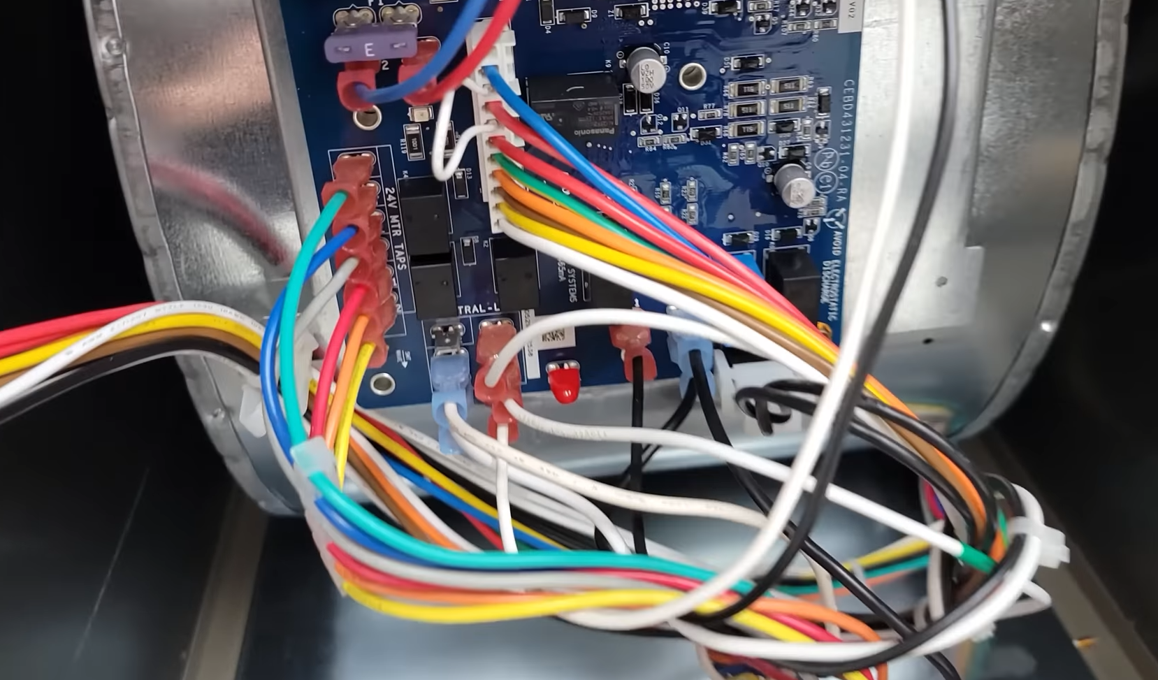 Do ECM Motors Have Capacitors? ElectronicsHacks