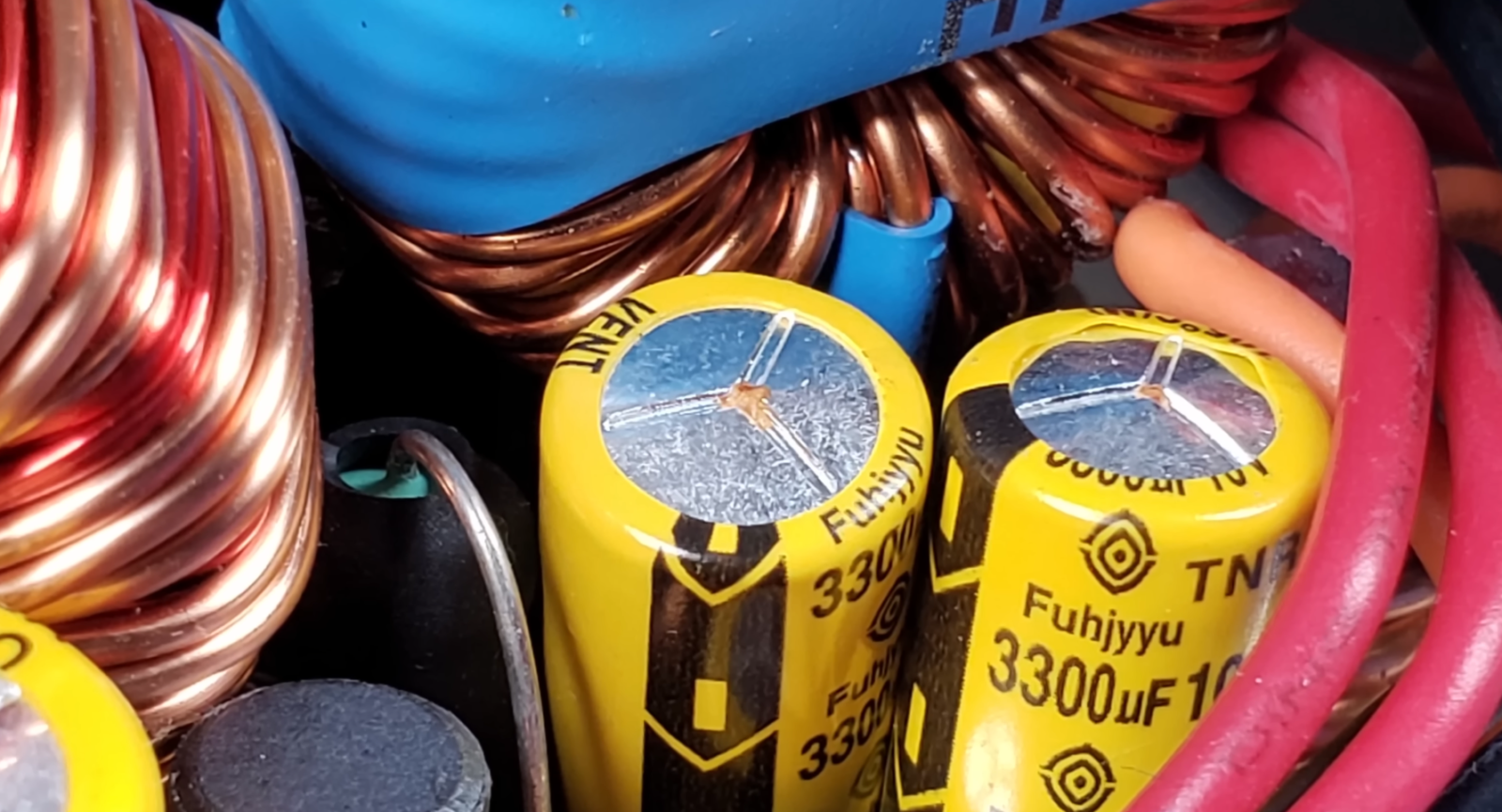 Does a Capacitor Have Polarity? ElectronicsHacks