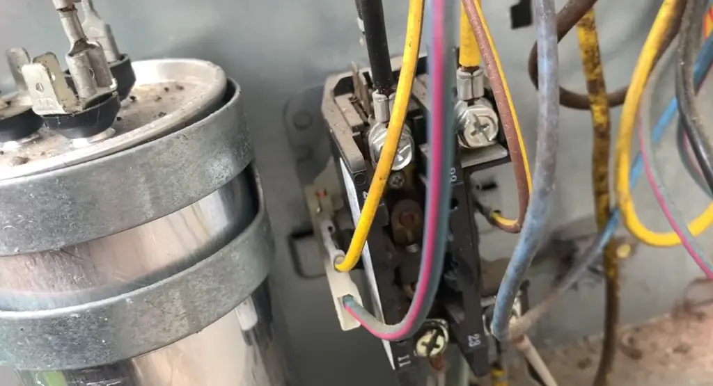Signs Of A Bad AC Capacitor