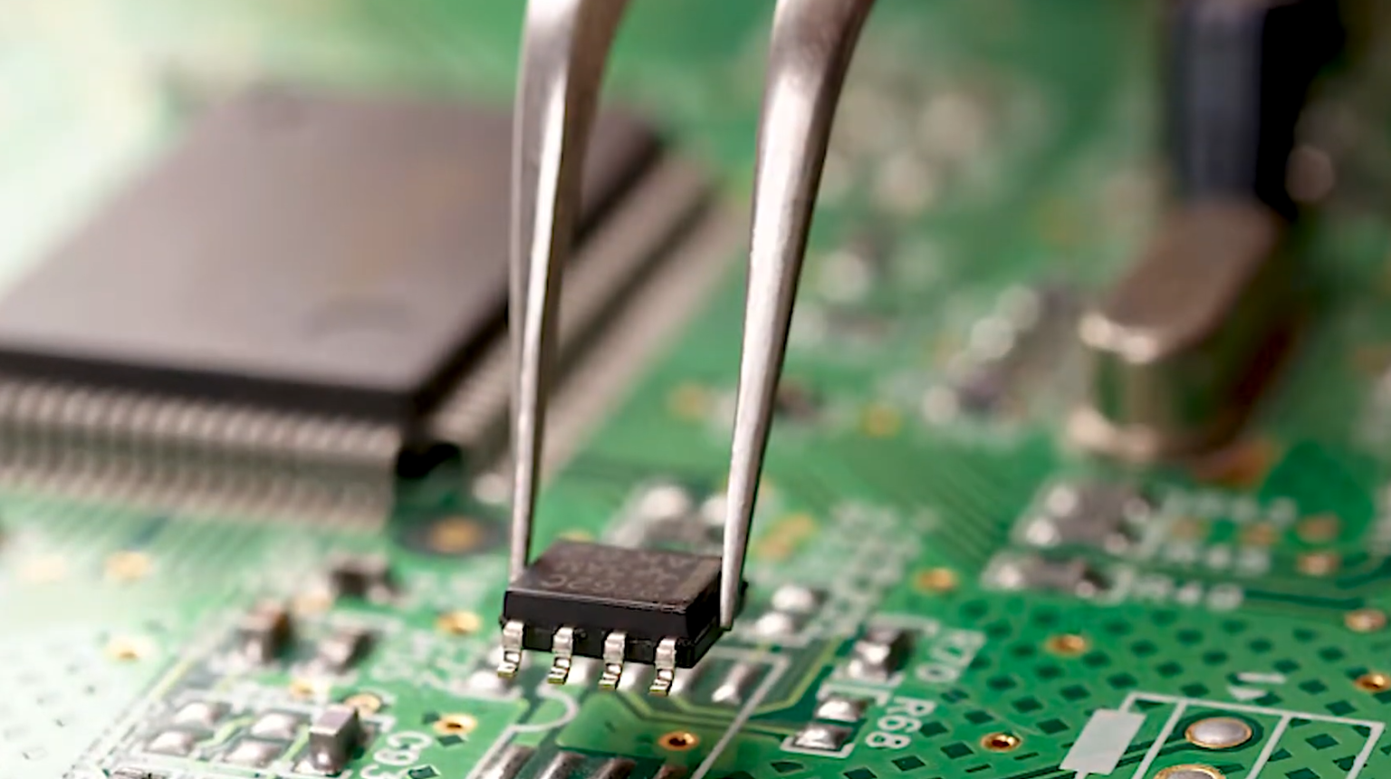 Does Epoxy Conduct Electricity? ElectronicsHacks