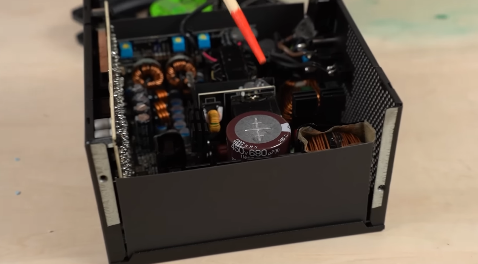 How Long Do Electrolytic Capacitors Last? ElectronicsHacks