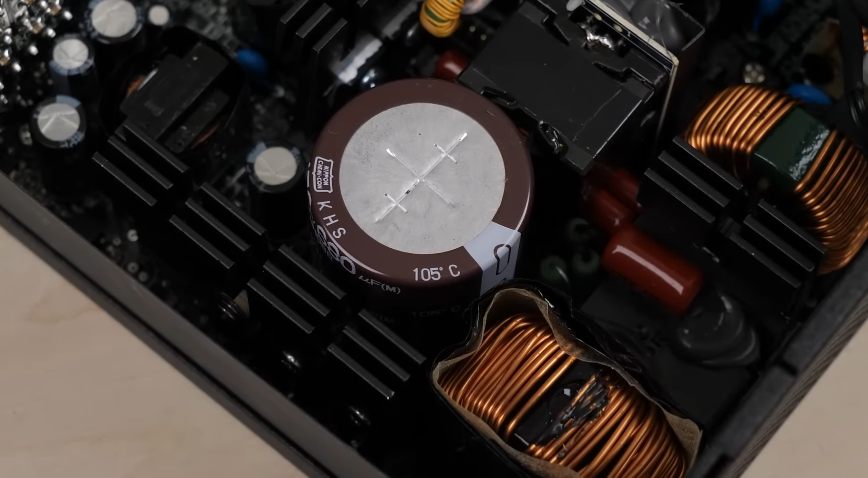 How Long Do Electrolytic Capacitors Last? ElectronicsHacks