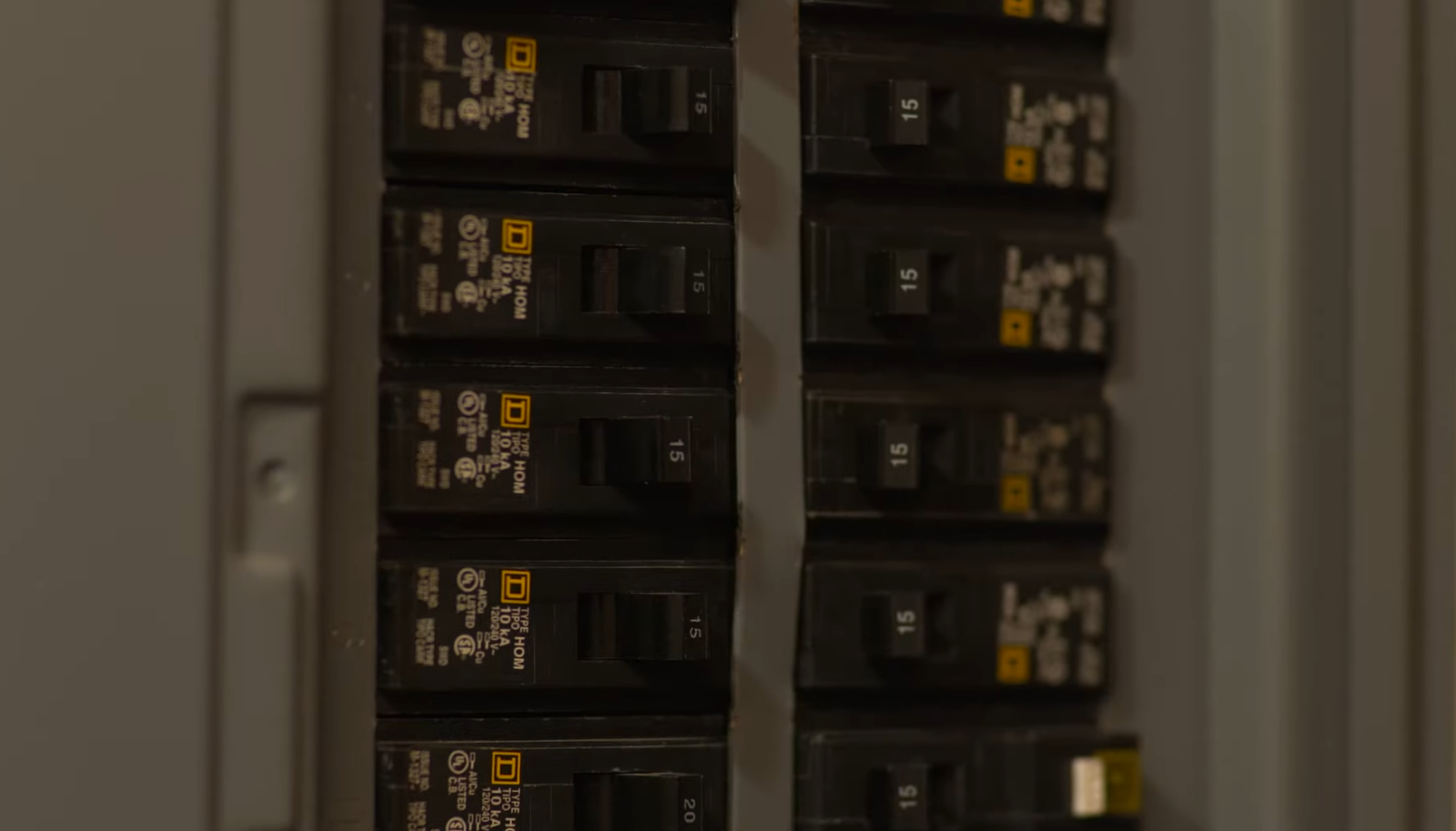 How Much Does It Cost to Replace a Circuit Breaker? ElectronicsHacks