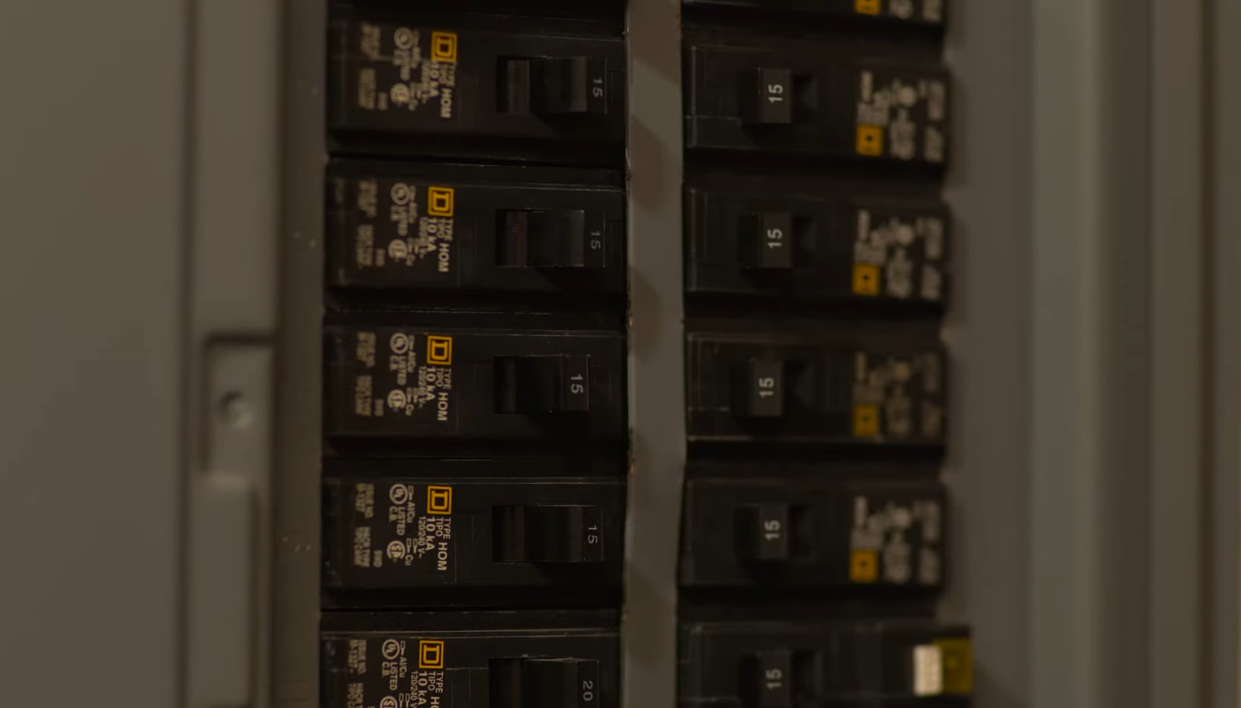 How Much Does It Cost to Replace a Circuit Breaker? ElectronicsHacks