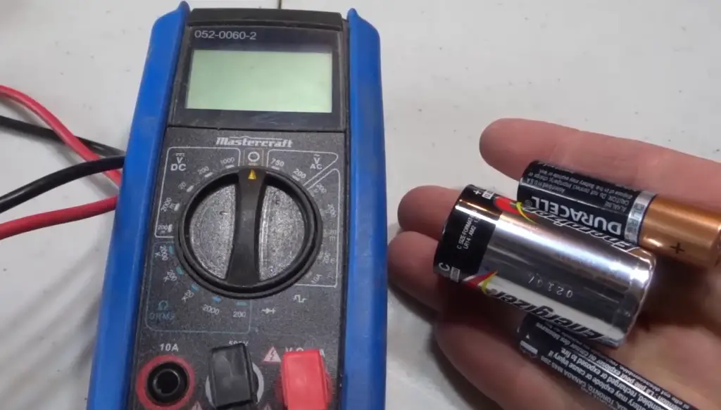 What Should the Voltage Read on an AA Battery?