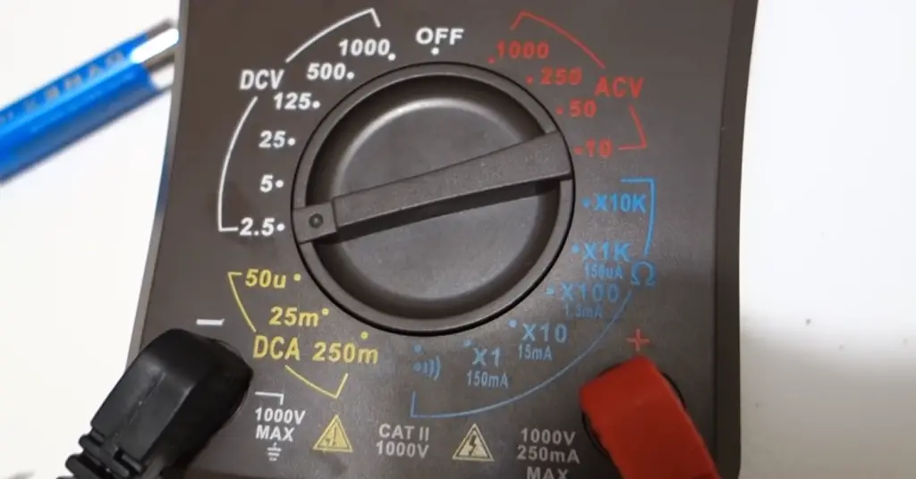 How to test a car battery with a multimeter?